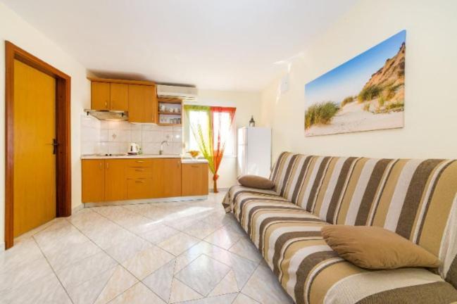 Apartments Elvir نين المظهر الخارجي الصورة